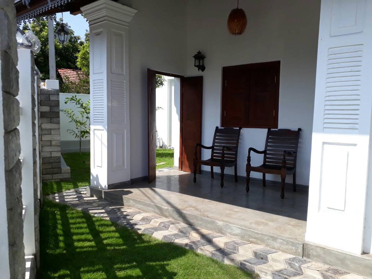 Best Inn Villa Mirissa Buitenkant foto